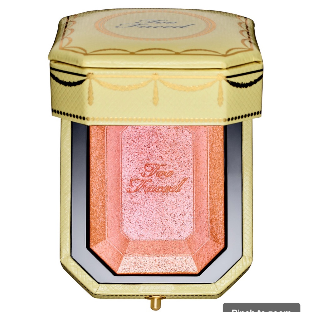 Too Faced Diamond Light Highlighter